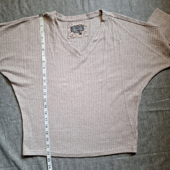 By Antropologie Light Taupe V-Neck Knit Top - Picture 7 of 12